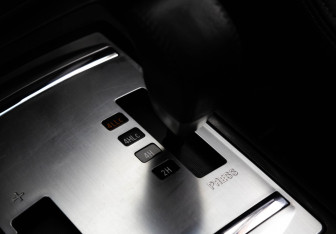 Подержанный автомобиль Mitsubishi Pajero 2014 года (16 фото)