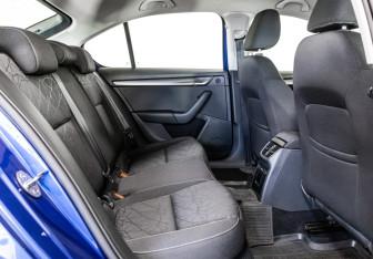 Подержанный автомобиль Skoda Octavia Liftback 2019 года (18 фото)