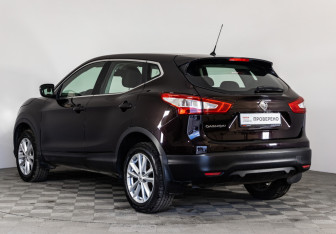 Подержанный автомобиль Nissan Qashqai 2014 года (7 фото)