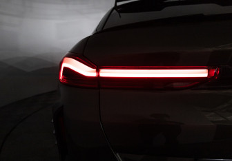 Подержанный автомобиль BMW X6 M 2021 года (33 фото)