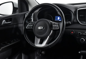 Подержанный автомобиль Kia Sportage 2020 года (14 фото)