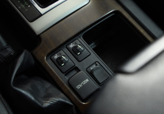 Подержанный автомобиль Toyota Land Cruiser Prado 2012 года (19 фото)