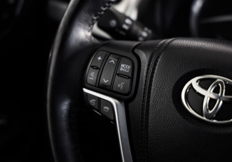 Подержанный автомобиль Toyota Highlander 2014 года (11 фото)