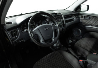 Подержанный автомобиль Kia Sportage 2008 года (11 фото)