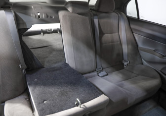 Подержанный автомобиль Honda Civic Sedan 2008 года (20 фото)