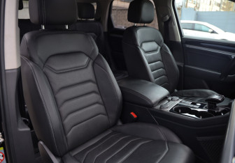 Подержанный автомобиль Volkswagen Touareg 2018 года (24 фото)