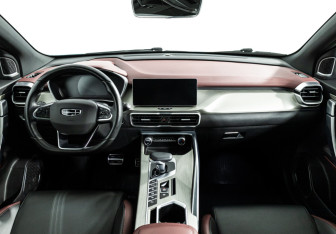 Подержанный автомобиль Geely Coolray 2023 года (13 фото)