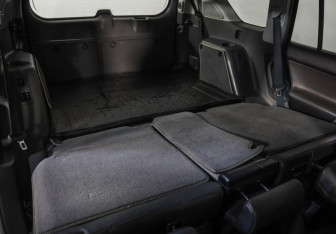 Подержанный автомобиль Toyota Land Cruiser Prado 2012 года (28 фото)