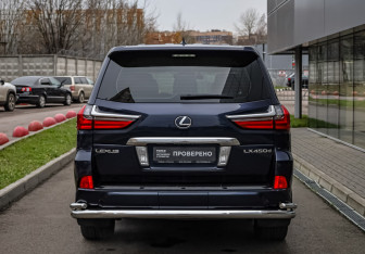 Подержанный автомобиль Lexus LX 2016 года (6 фото)