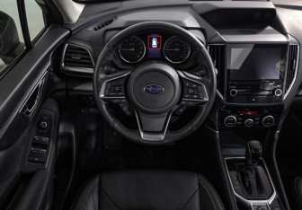 Подержанный автомобиль Subaru Forester Suv 2018 года (11 фото)