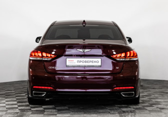 Подержанный автомобиль Hyundai Genesis 2014 года (6 фото)