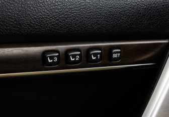 Подержанный автомобиль Toyota Land Cruiser Suv 2016 года (23 фото)