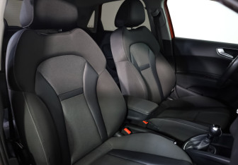 Подержанный автомобиль Audi A1 2013 года (20 фото)