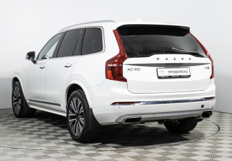 Подержанный автомобиль Volvo XC90 2020 года (7 фото)