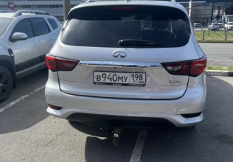 Подержанный автомобиль Infiniti QX60 2018 года (3 фото)