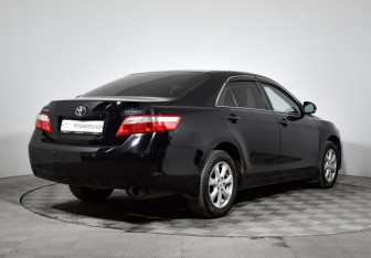 Подержанный автомобиль Toyota Camry Sedan 2009 года (5 фото)