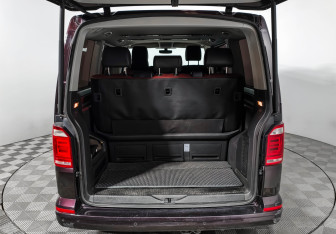 Подержанный автомобиль Volkswagen Multivan 2017 года (19 фото)