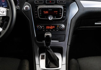 Подержанный автомобиль Ford Mondeo Sedan 2011 года (12 фото)