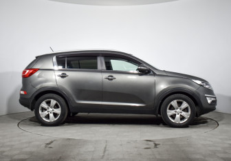 Подержанный автомобиль Kia Sportage 2012 года (4 фото)