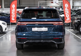 Подержанный автомобиль Geely Monjaro 2023 года (8 фото)