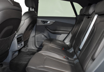 Подержанный автомобиль Audi Q8 2019 года (13 фото)