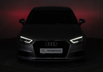 Подержанный автомобиль Audi A3 Sedan 2018 года (20 фото)