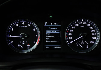 Подержанный автомобиль Hyundai Sonata 2017 года (12 фото)