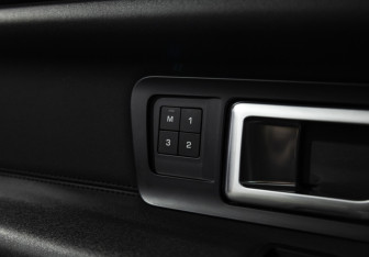 Подержанный автомобиль Land Rover Discovery Sport 2016 года (21 фото)