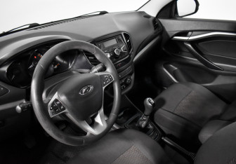 Подержанный автомобиль LADA (ВАЗ) Vesta Sedan 2019 года (9 фото)