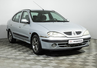 Подержанный автомобиль Renault Megane Sedan 2003 года (3 фото)