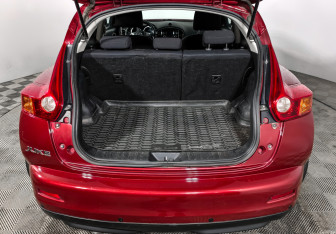 Подержанный автомобиль Nissan Juke 2013 года (19 фото)