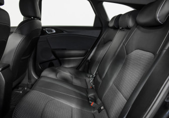 Подержанный автомобиль Kia Ceed Wagon 2019 года (12 фото)