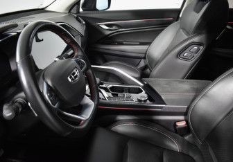 Подержанный автомобиль Geely Tugella 2021 года (10 фото)