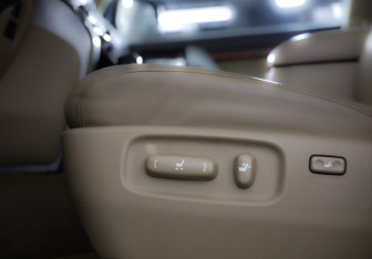 Подержанный автомобиль Toyota Land Cruiser Suv 2013 года (24 фото)