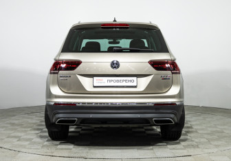 Подержанный автомобиль Volkswagen Tiguan 2017 года (6 фото)