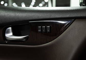 Подержанный автомобиль Infiniti EX 2012 года (21 фото)