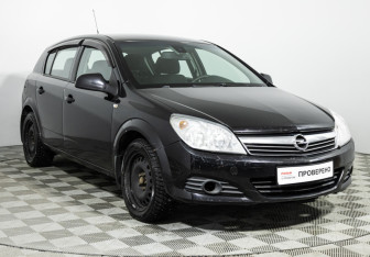 Подержанный автомобиль Opel Astra Hatchback 2010 года (3 фото)