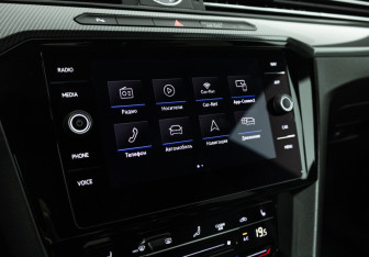 Подержанный автомобиль Volkswagen Arteon 2018 года (16 фото)