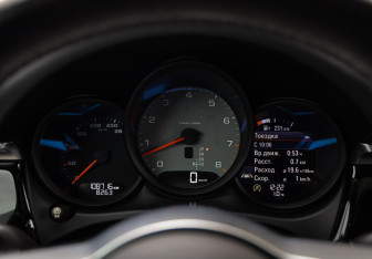 Подержанный автомобиль Porsche Macan 2019 года (13 фото)