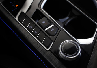 Подержанный автомобиль Geely Tugella 2023 года (20 фото)