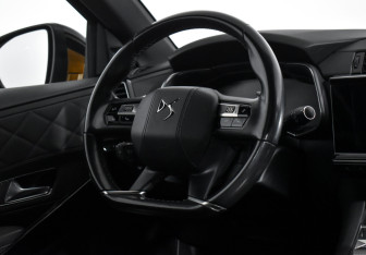 Подержанный автомобиль DS 7 Crossback 2019 года (15 фото)