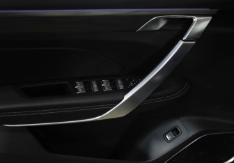 Подержанный автомобиль Geely Atlas Pro 2023 года (23 фото)