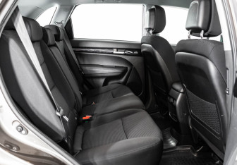 Подержанный автомобиль Kia Sorento 2017 года (17 фото)