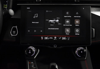 Подержанный автомобиль Lynk&Co 05 2023 года (16 фото)