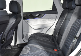 Подержанный автомобиль Hongqi HS5 2024 года (12 фото)