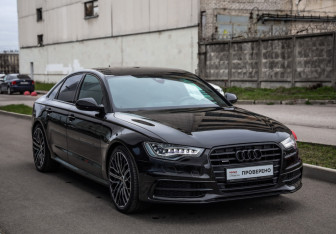 Подержанный автомобиль Audi A6 Sedan 2013 года (6 фото)