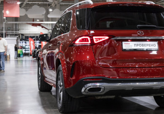 Подержанный автомобиль Mercedes-Benz GLE 2021 года (11 фото)