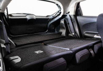 Подержанный автомобиль Nissan Juke 2013 года (22 фото)