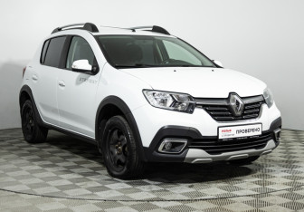 Подержанный автомобиль Renault Sandero 2018 года (3 фото)