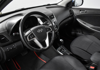 Подержанный автомобиль Hyundai Solaris Sedan 2012 года (9 фото)